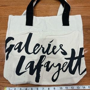 Tote bag